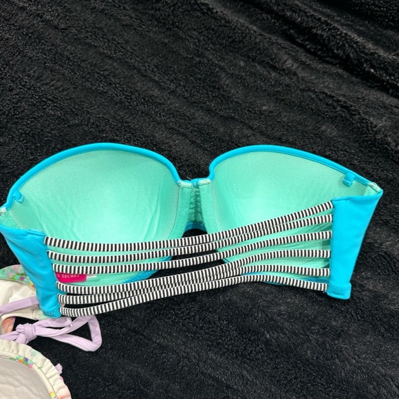 2 Pairs of Victorias Secret Swimming sets - Picture 3 of 10